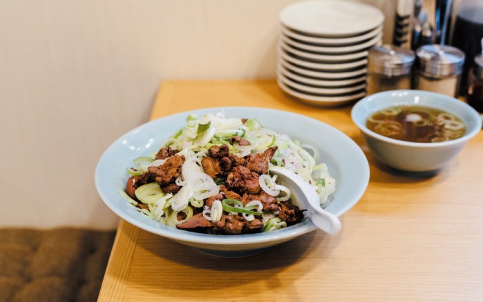 惜しまれながら閉店した老舗が復活！　絶品「純レバ丼」を堪能