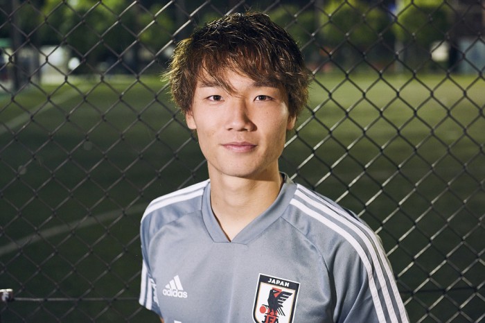 板倉滉、安西幸輝ら日本代表選手にも聞いた「サッカー観戦グッズ」誕生！