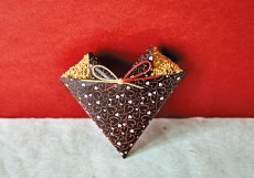 折り紙、富士山、鰹梅までチョコに！？　2020日本のチョコ事情