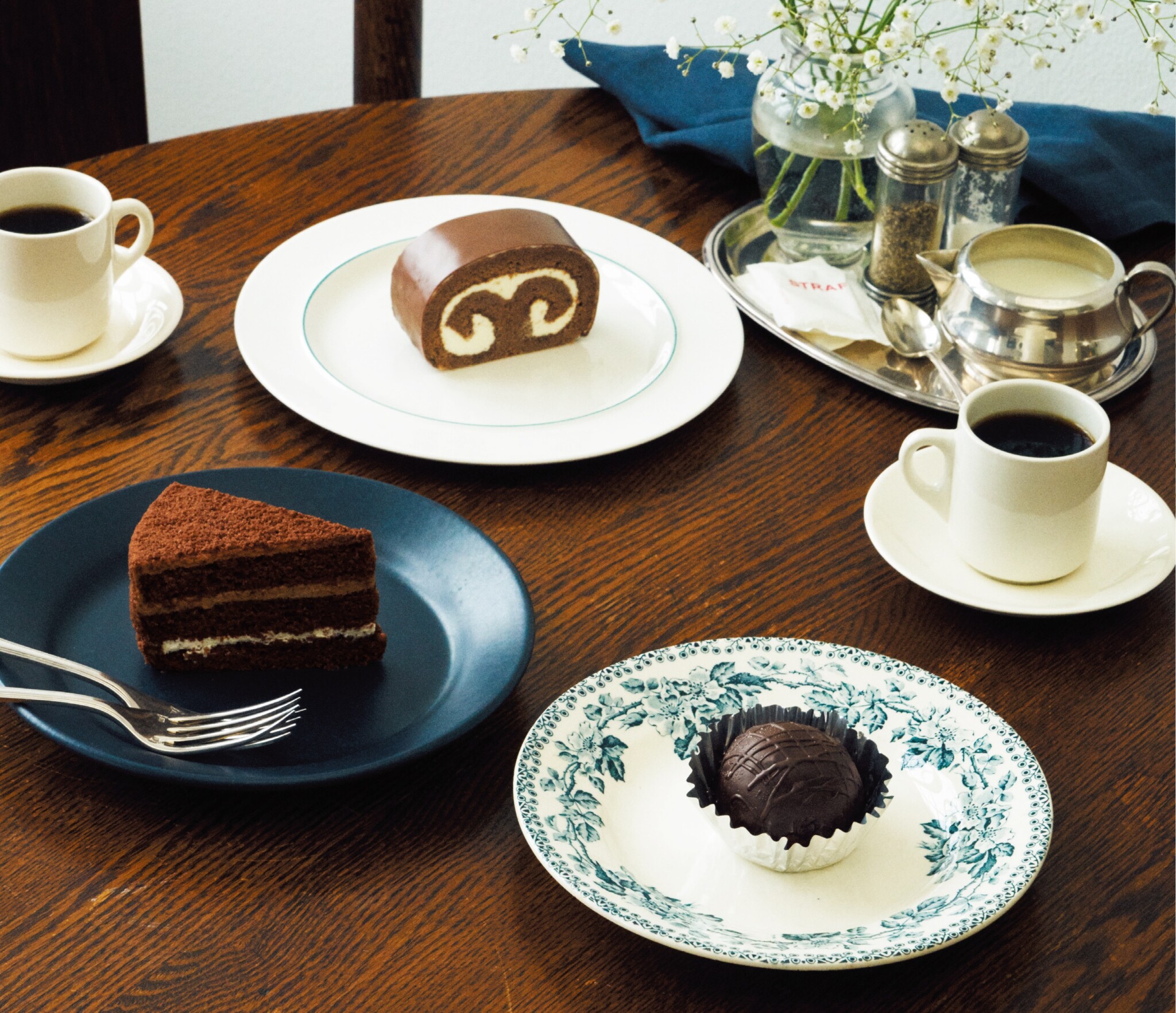 伝統の味を守り続け…職人の情熱を感じる、ロングセラーチョコケーキ3選