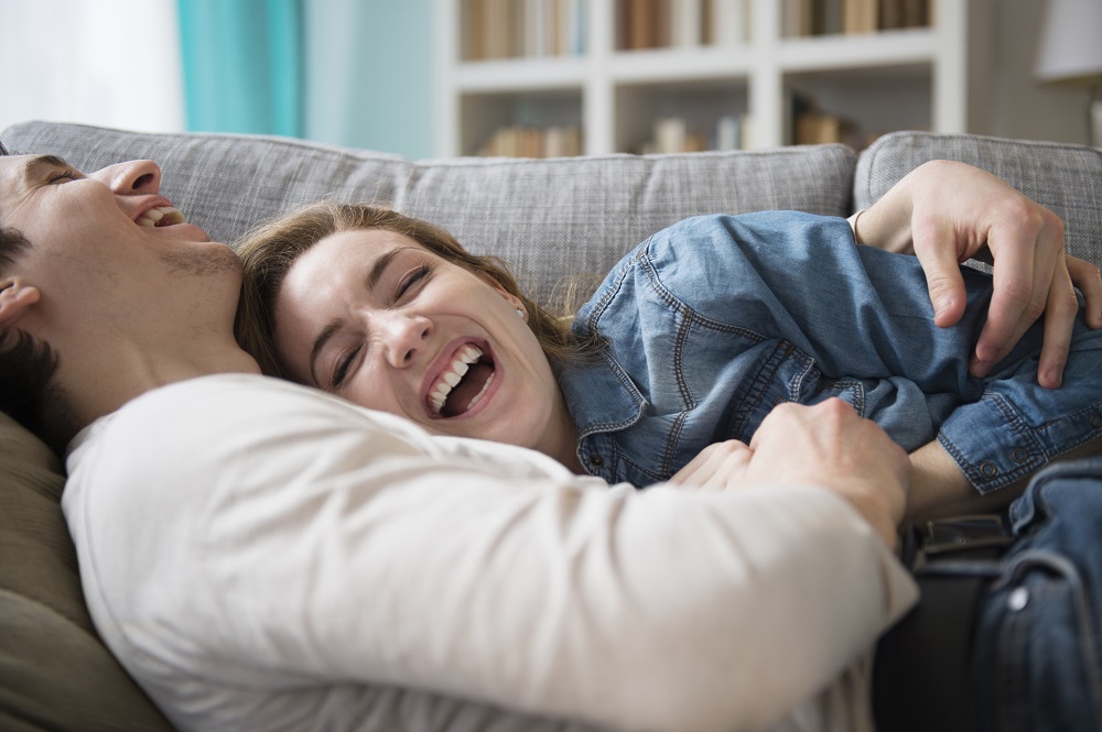 【長続きカップルあるある】男性が一生離したくない「本命彼女の特徴」3選