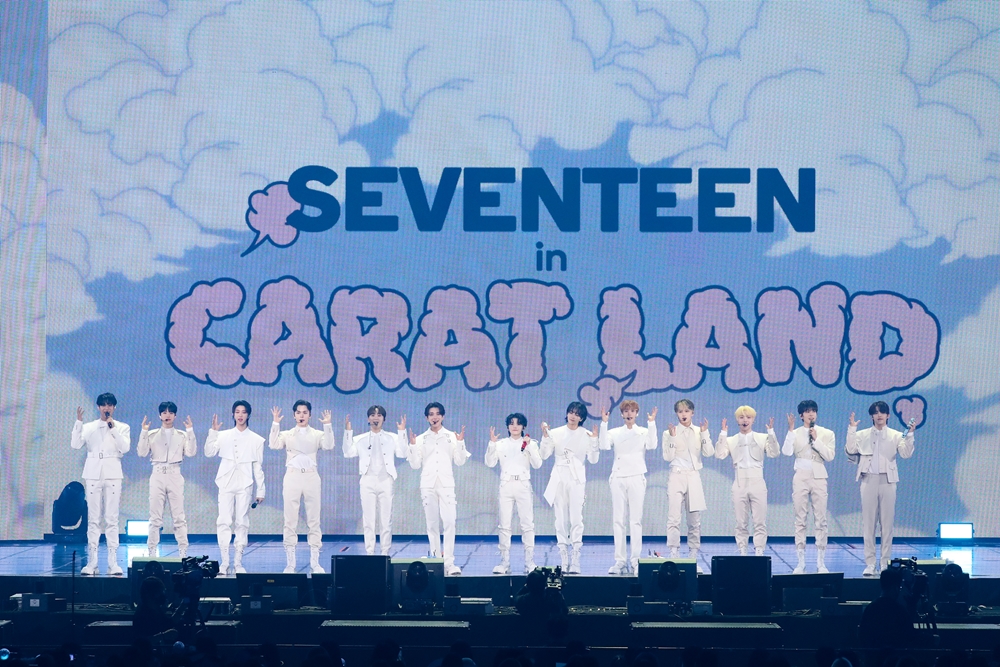 両親からの直筆メッセージに号泣するメンバーも…SEVENTEEN、７回目のファンミーティングを開催！