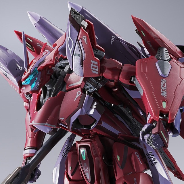 劇場版「マクロスF」ブレラ機「ルシファー」がDX超合金で復活！ ネジ追加で変形がしやすく♪