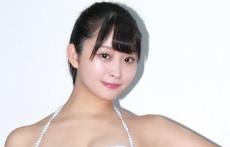 初めてのメガネ姿も楽しめる！ 美月絢音が先生と「ひみつ」の関係になった4th DVD