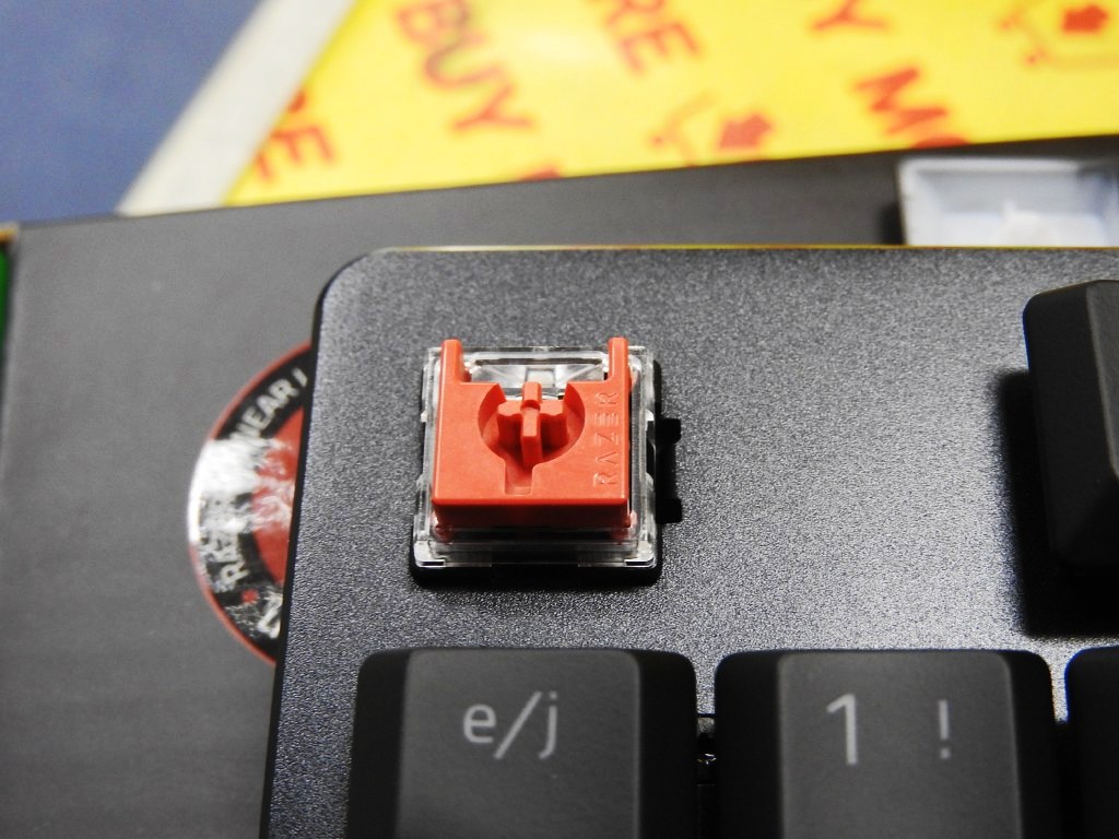 ロープロ光学スイッチ採用のRazer製ゲーミングキーボード