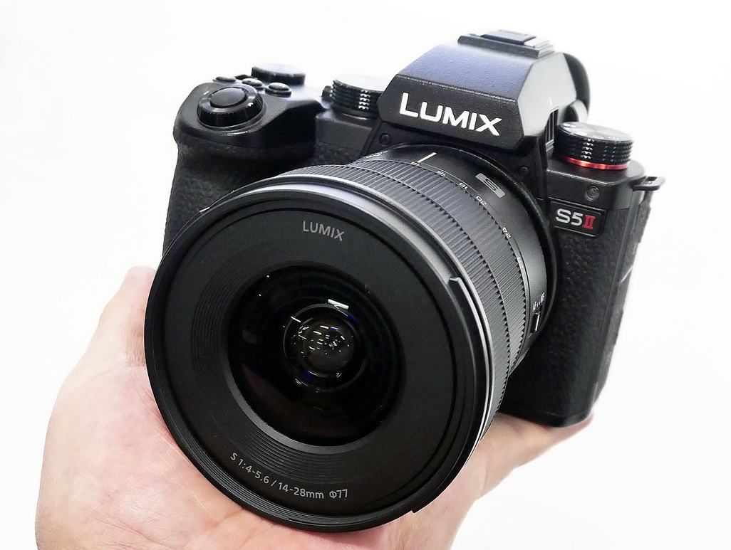 パナソニックが最強AF＆手ブレ補正のフルサイズカメラ「LUMIX S5Ⅱ」を