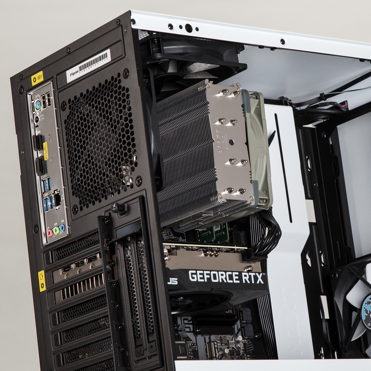 超人気の13400F＆RTX 3060搭載ゲーミングPCは電力を盛っても低発熱で