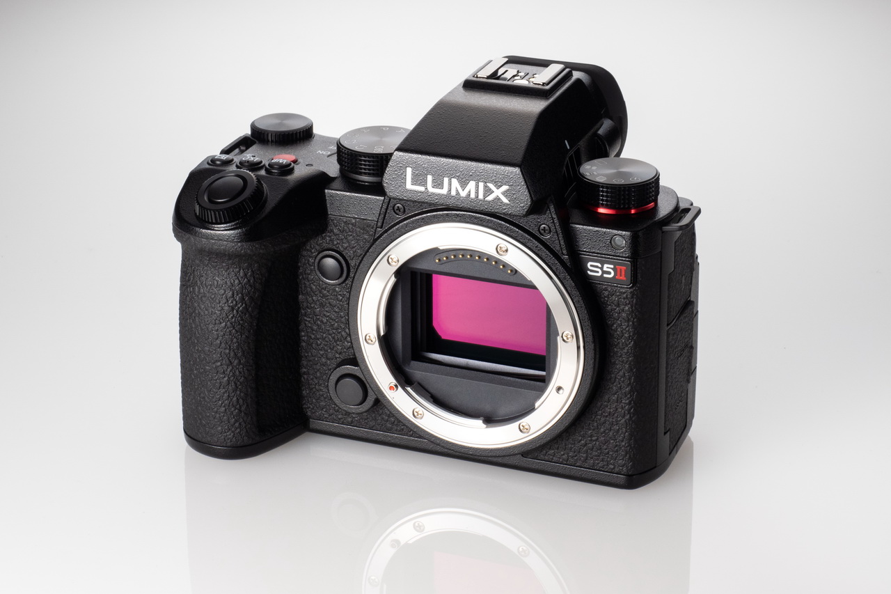 「LUMIX S5Ⅱ」実機レビュー = 撮像素子もエンジンもデザインも新しくなった最強フルサイズカメラだ!