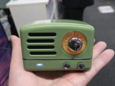 まるで1960年代のラジオ!? レトロポップな小型Bluetoothスピーカーが販売中