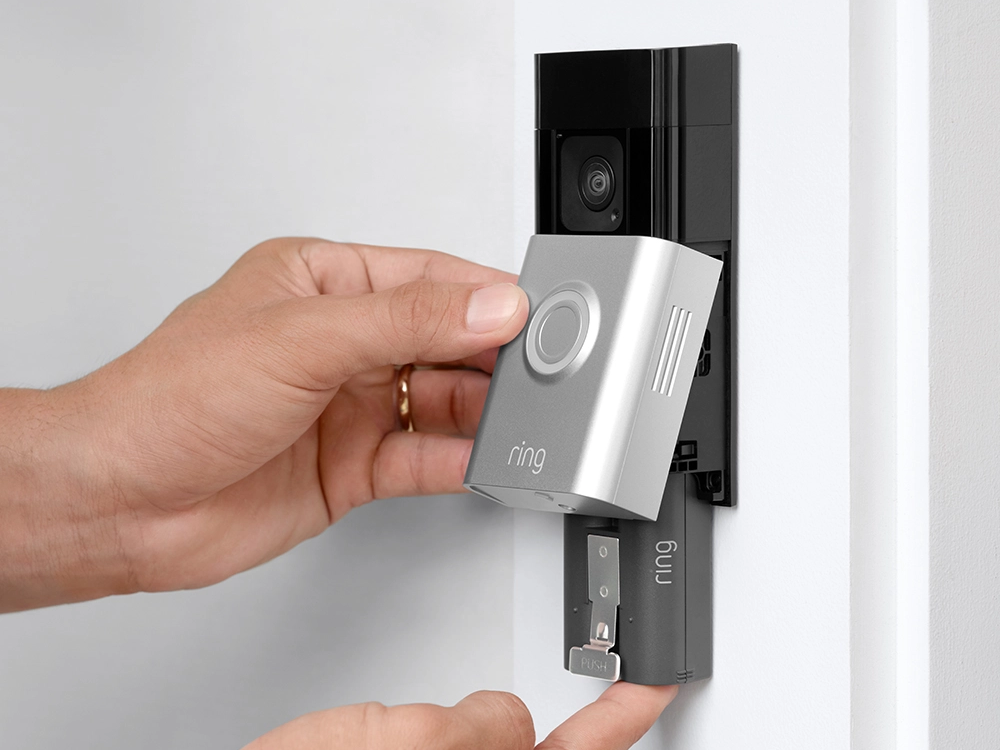 Ring、バッテリー版「Battery Doorbell Plus」を発表