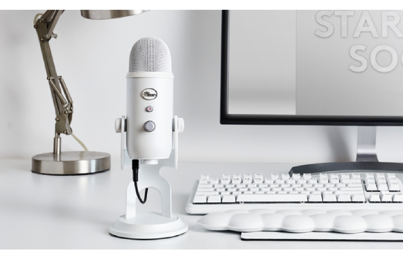 ロジクール、Blueマイクロフォンズより高音質USBマイク「Yeti」の新色ホワイトミストを発売