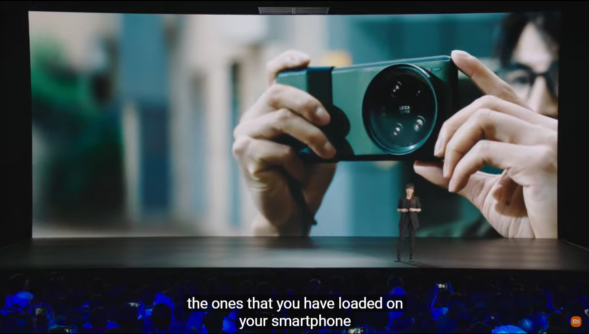 純正グリップではシャッター半押しも可！ シャオミから究極のカメラスマホ「Xiaomi 13 Ultra」が発表