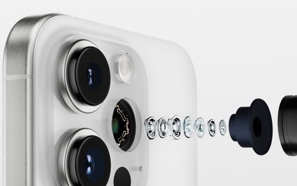 アップル「iPhone 15 Pro」カメラレンズさらに飛び出る可能性