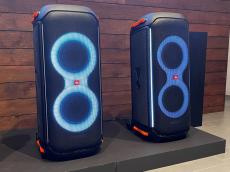 アゲアゲの大出力、巨大パーティスピーカーJBL「PartyBox 710」が日本上陸