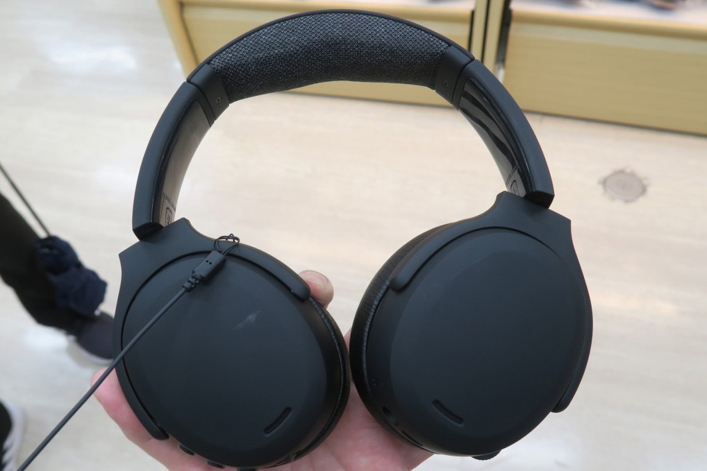 振動付きの超強力重低音が楽しい！ 震えるヘッドホン「Crusher ANC 2