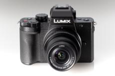 8万円台で買える超小型ミラーレスカメラ「LUMIX G100D」実機レビュー