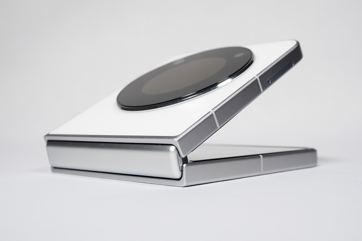 4万円以下折りたたみスマホ「Libero Flip」は折りたたみ入門機に