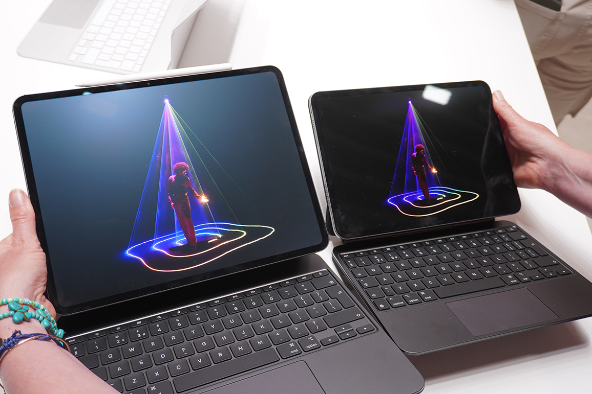 iPad Pro (12.9) (第6世代) 256 Magic KeybordMICHAEL KORS