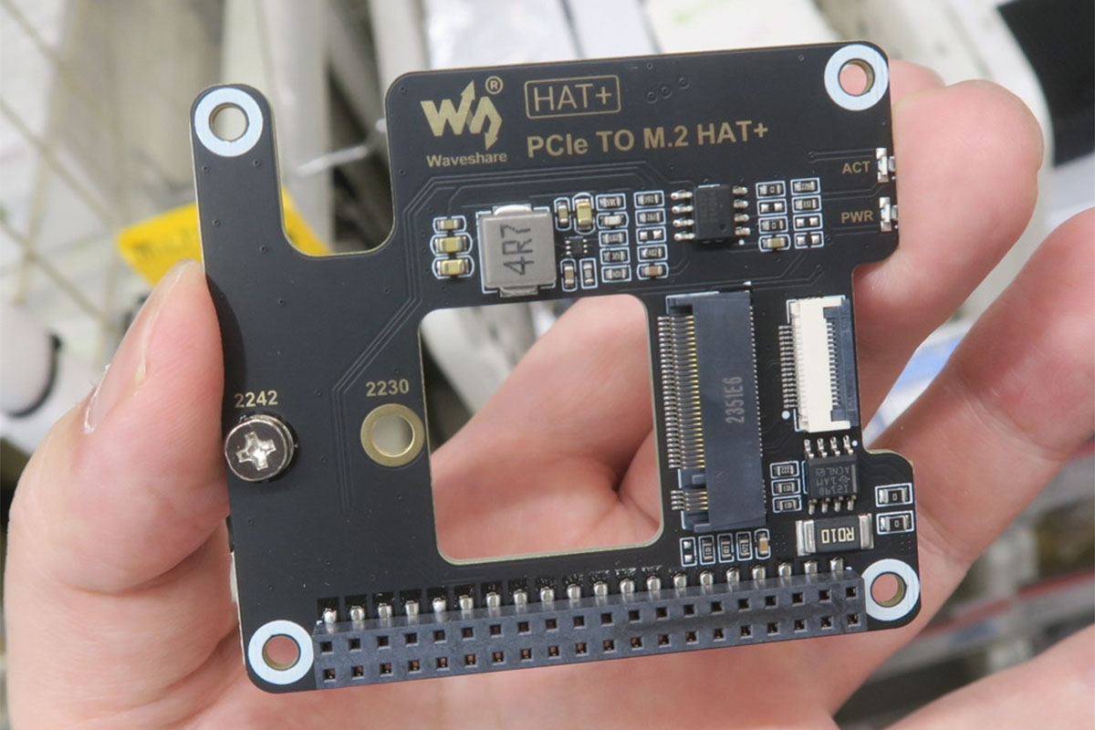 Raspberry Pi 5にNVMe M.2 SSDを接続する拡張基板「PCIe TO M.2 HAT+」