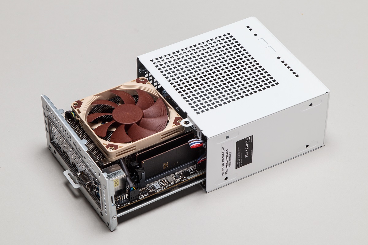 Ryzen 7 8700G, PC完成品, DeskMini X600 ASRock「DeskMini X600」で超小型PCを作る。最新のRyzen 7 8700G