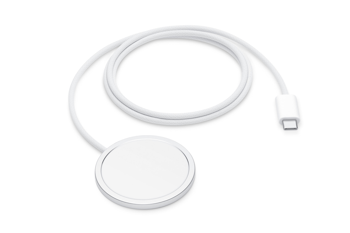 アップルの純正MagSafe充電器が進化！ iPhone 16を約30分で50%まで高速