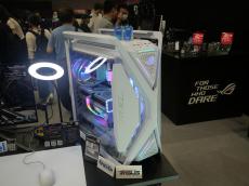 その存在感たるや！ TGS2024のASUSブースにある巨大なPCケース「Hyperion」のBTOPCは一度見てほしい！