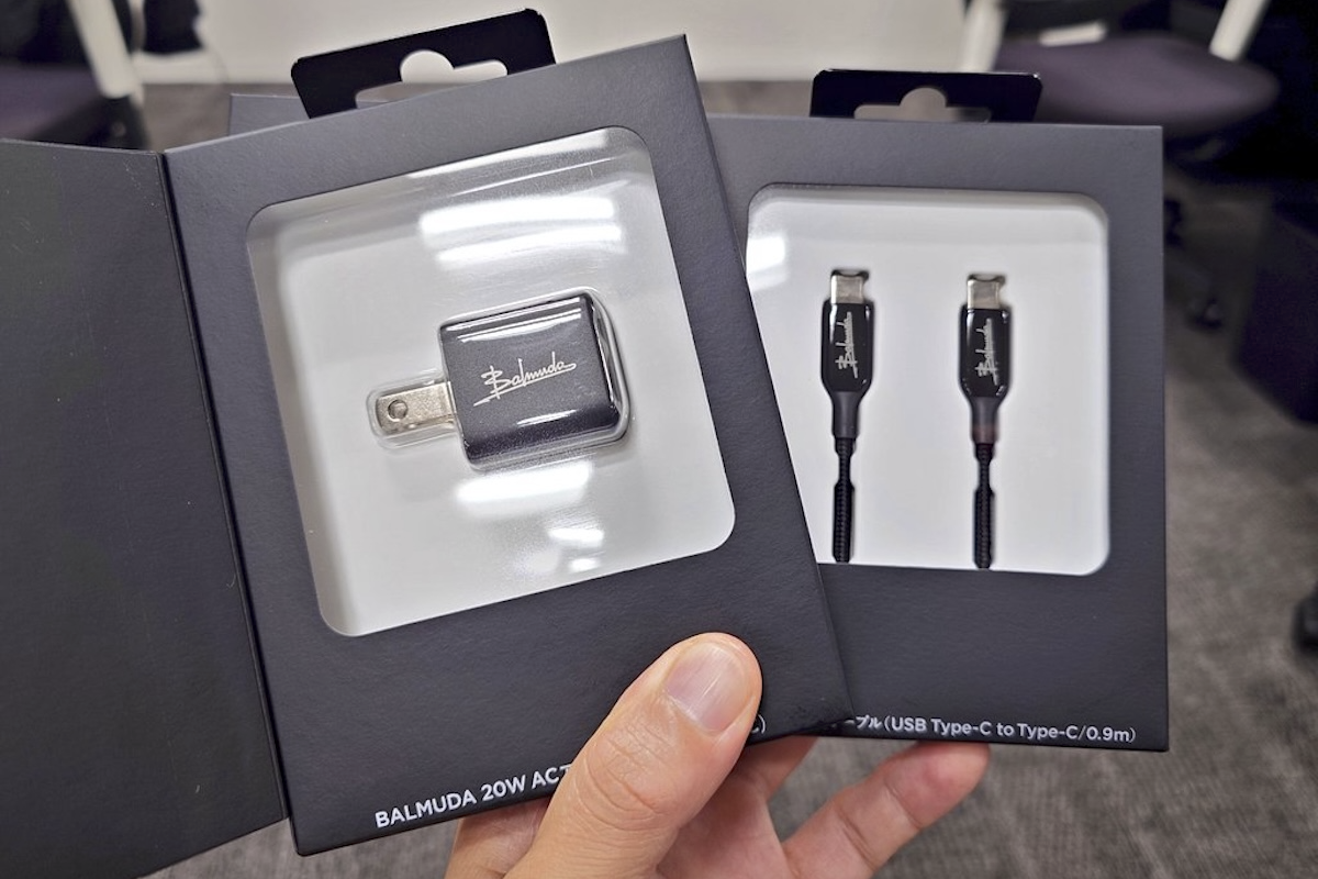 【純正充電器付き】バルミューダフォン　本体　中古 BALMUDA（スマートフォン/携帯電話）のフリマアイテム一覧