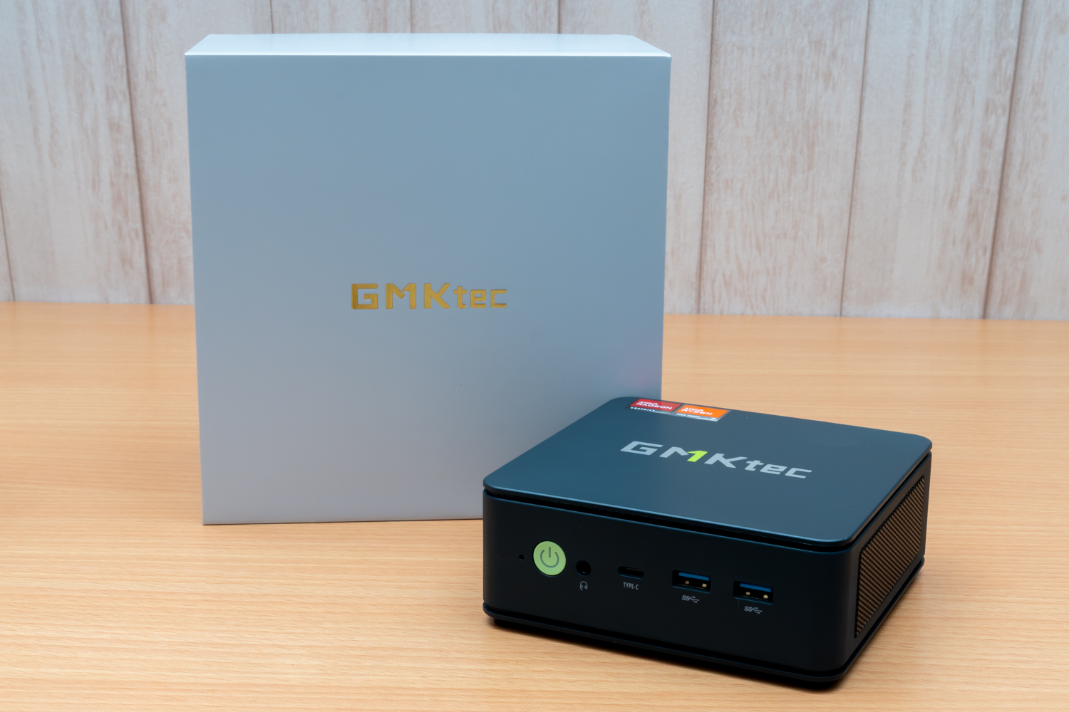 なんとプライムデーで5.5万円！ GMKtecの手のひらサイズPC