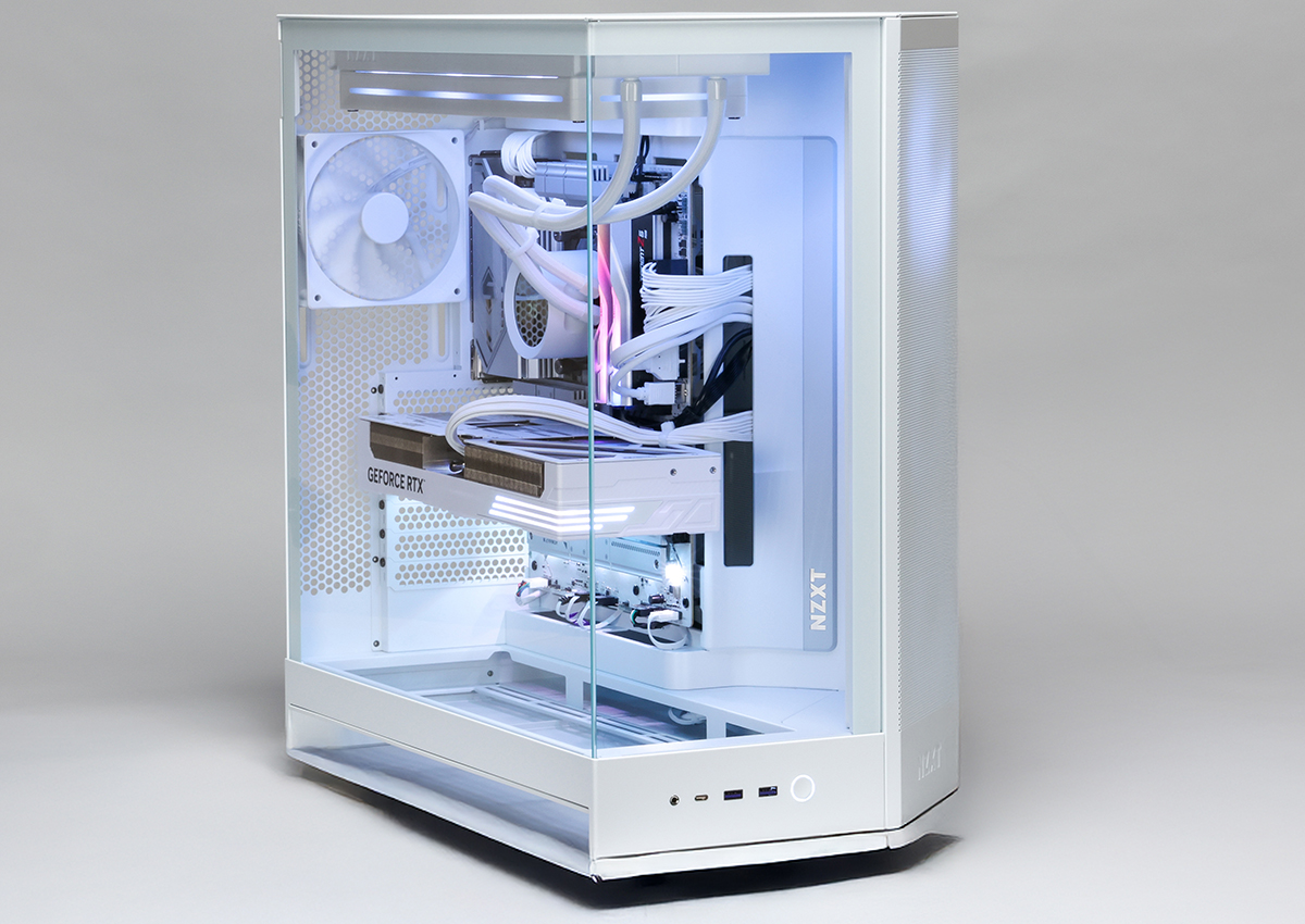 NZXTケース＋CPUクーラー＋電源セット NZXTの新ピラーケース採用、白で統一しCPUクーラーはLCD液晶と