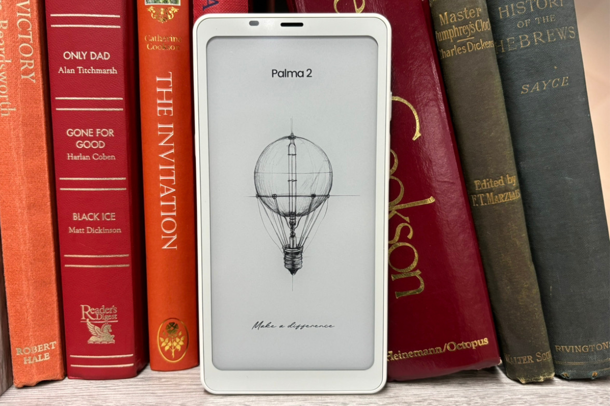 Kindleみたいな白黒スマホ!? 寝る前の読書に最強デバイス【BOOX Palma