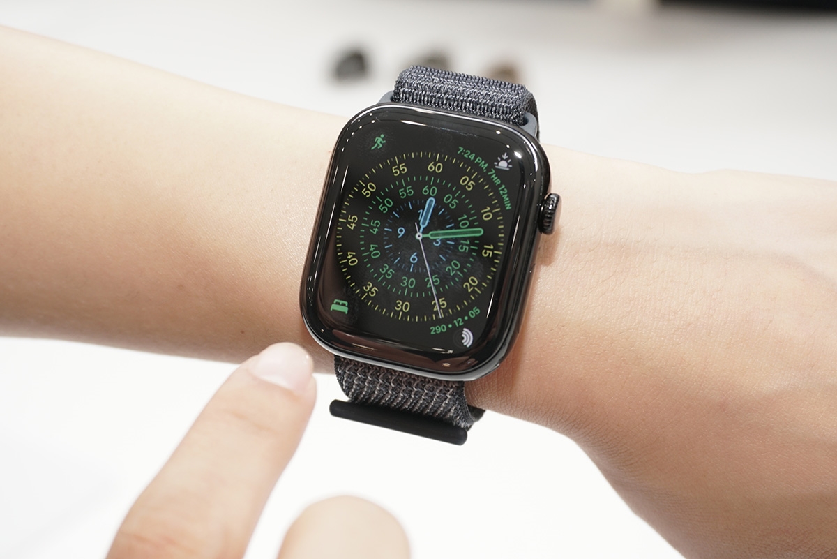 触ってわかった！Apple Watch SE3のオトク感 高速充電と