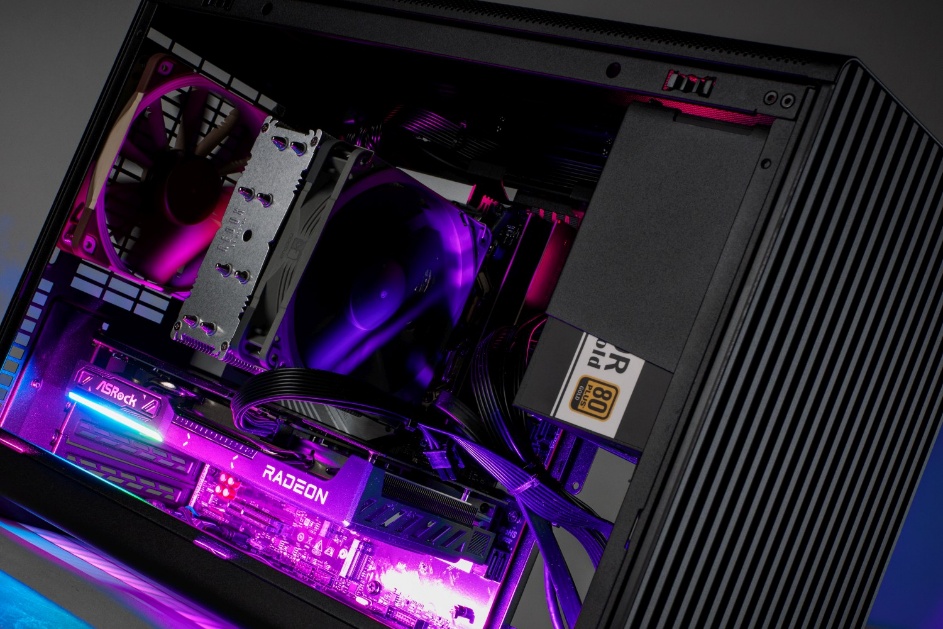 単体では買えない話題のRadeon RX 9060無印も選べる容積26.3Lの小型