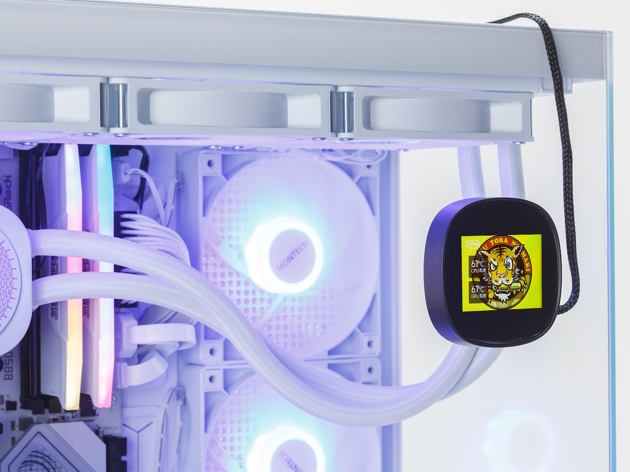 自作パソコンモニター付き値下げ少し可能 Zalman、前面に15.6型モニターをドドーンと構えたPCケース - PC Watch