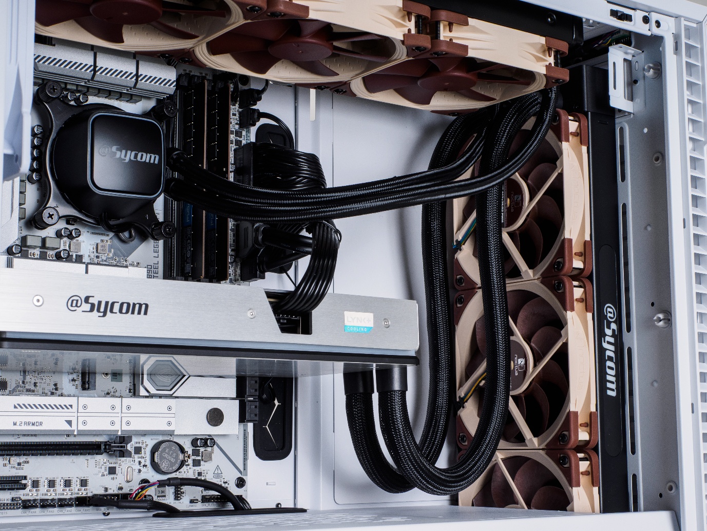 これが100万円超PCの性能だ！水冷RTX 5090を搭載するデュアル水冷