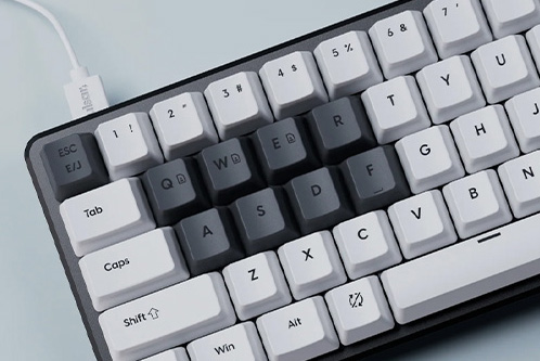 ラピトリ対応の磁気軸キーボード、60％サイズでしかも日本語配列で