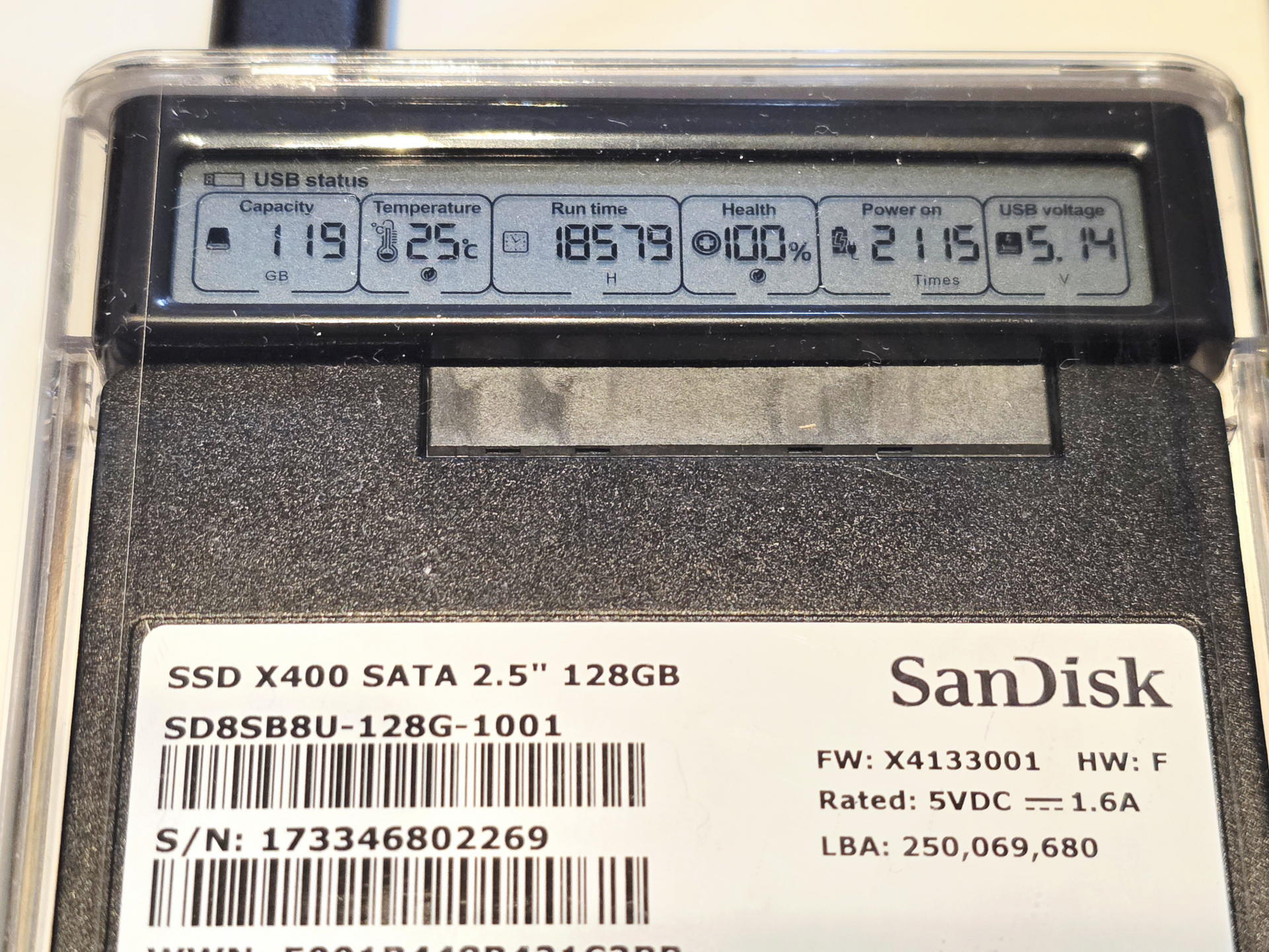 SSDの寿命を診る名医か楽天家か？ 検査機能付きSSDエンクロージャを