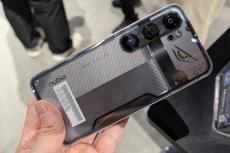 5万2800円の空冷ファン付きゲーミングスマホ!? 「nubia Neo 5 GT」国内