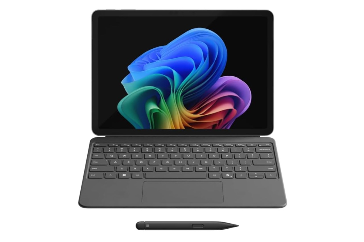 Surface Pro 特別モデル」はオールインワンで完結！ キーボードやペン 