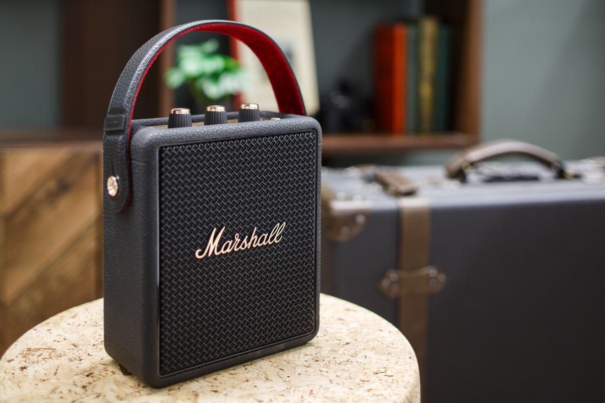 Marshall ワイヤレススピーカー 20時間再生 クラシック感がたまらねぇ！MarshallのBluetoothスピーカー、顔つき
