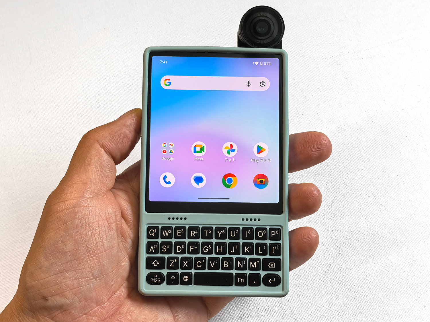 美品 ikko MindOne Pro 本体 キーボード、アクセサリー付属 ド変態スマホ】正方形ボディ×物理キーボード!? 異端児IKKO「MindOne