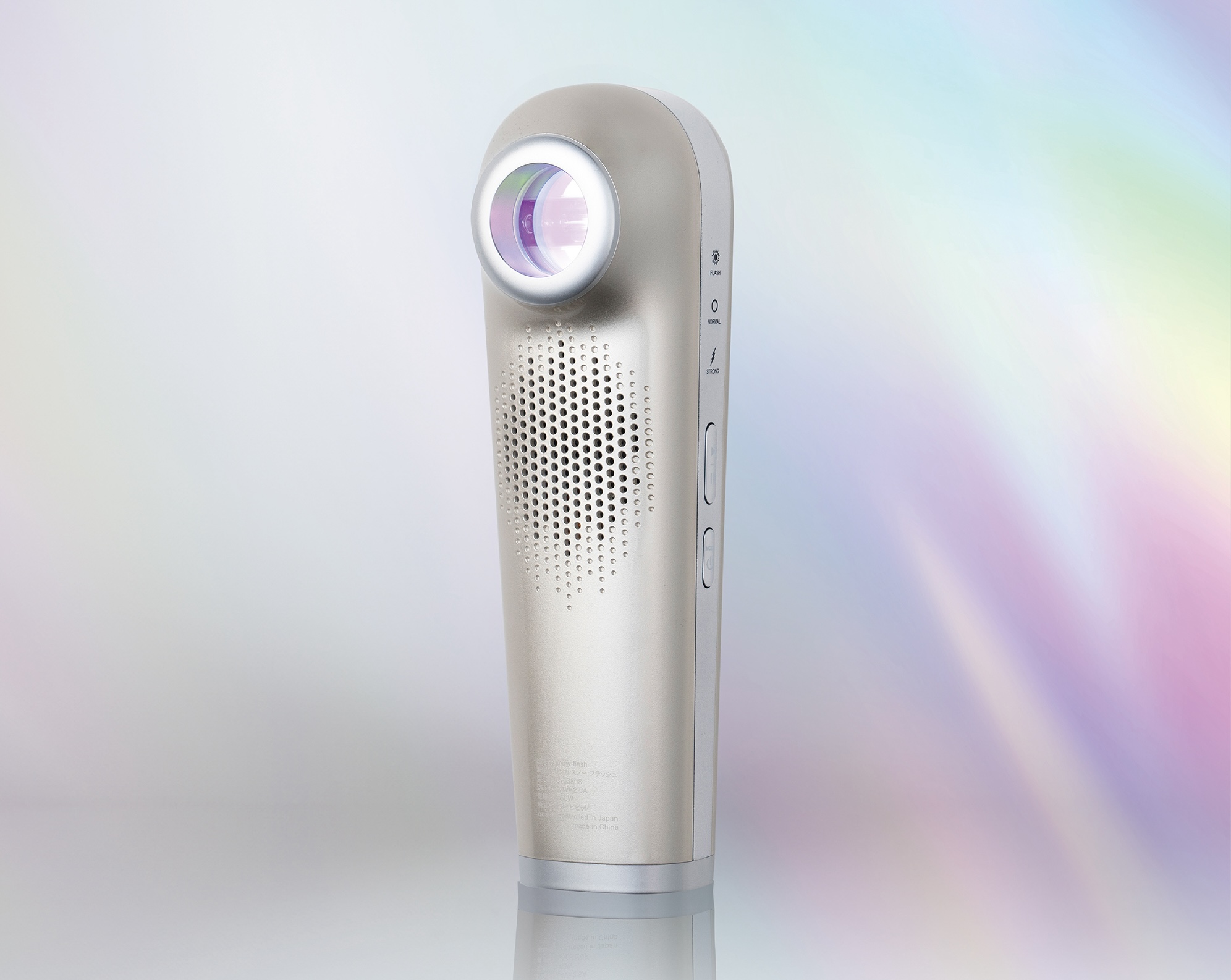 ブライトニングケアに特化した光美顔器『LINKA スノー フラッシュ