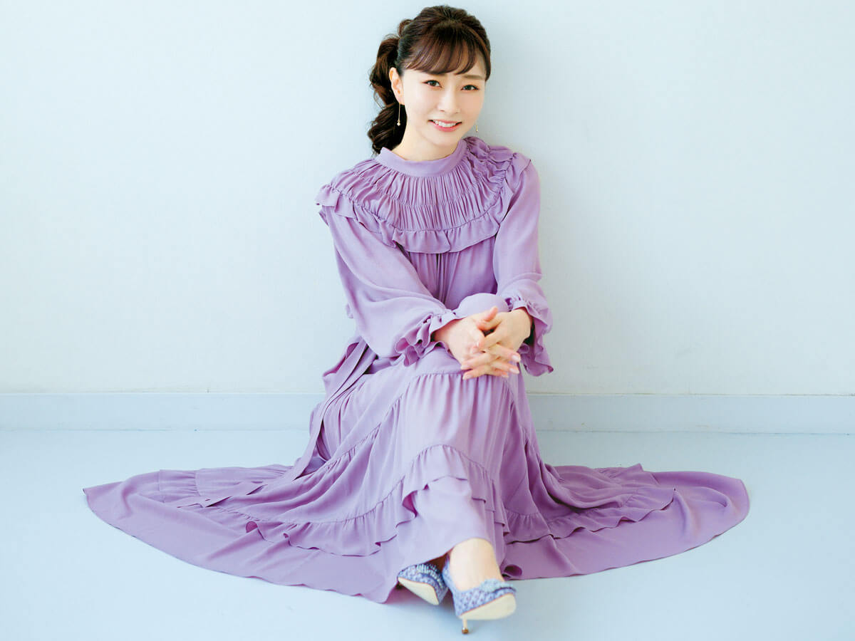 奇跡の46歳！美貌だけじゃない、私たちが【石井美保さん】に惹かれる