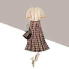 カフェラテカラーで秋を先取り♡チェック柄スカートはトレンドのシアーで長期間愛用！