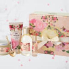 パッケージ•香り•カラーすべてにきゅん♡バレンタイン気分をを盛り上げる【CLARINS＆SABON】の限定シリーズ