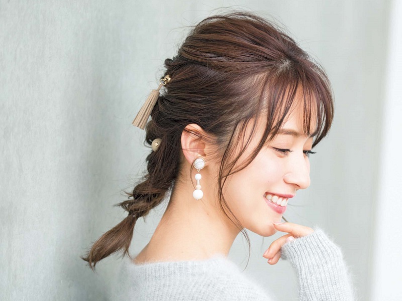 不器用さんでも華やかアレンジ 三つ編みくるりんぱで大人の冬ヘア 記事詳細 Infoseekニュース