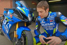 MotoGPテストライダー「ギュントーリ」直伝  スズキ「GSX-R1000R」セットアップ動画を公開