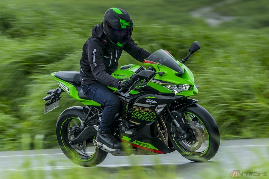 カワサキ「Ninja ZX-25R」公道試乗で感じたクイックシフターの恩恵…オススメはSE!