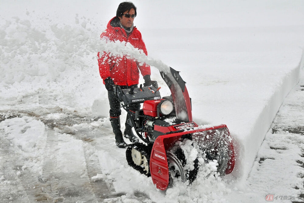 ホンダの赤い除雪機、開発者が語るこだわりとは？　～木下隆之の、またがっちゃいましたVol.73～