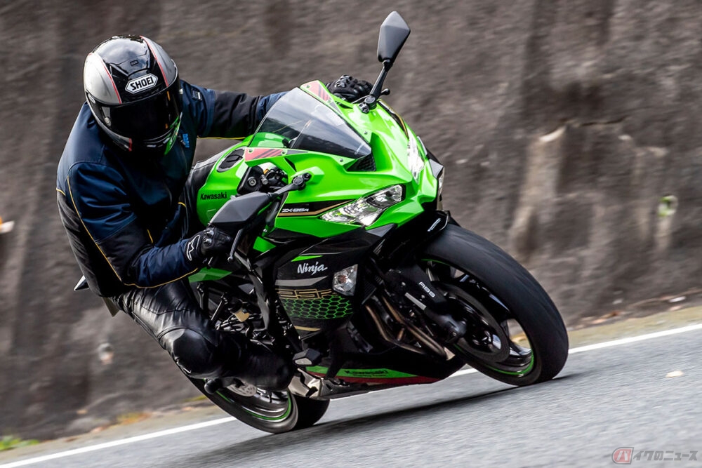 なにがスゴイの？このバイク　カワサキ「Ninja ZX-25R」を“貴重”と言わしめるメーカーの開発姿勢と独自性