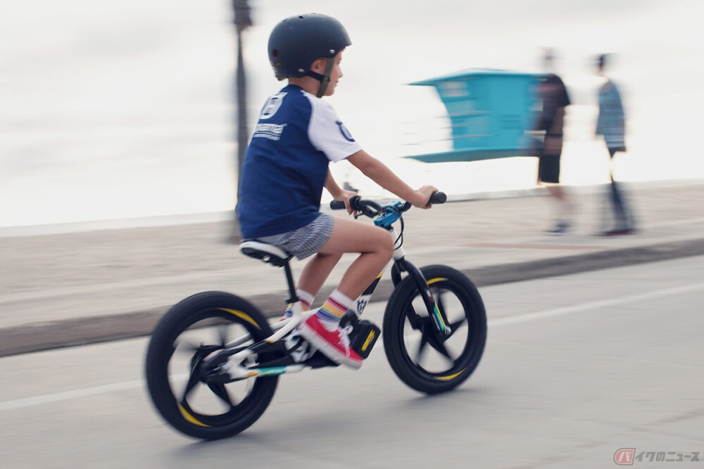 子供向けのバランスバイクも電動化!?　ハスクバーナ・モーターサイクルズがスタイリッシュな電動バイクを発売